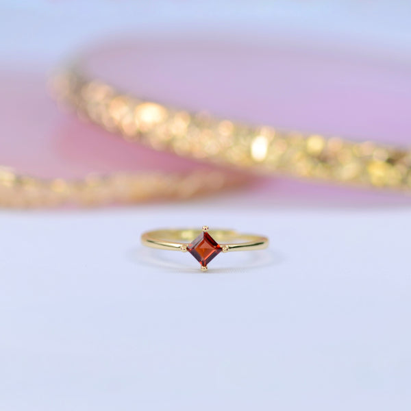 Calie Garnet Ring