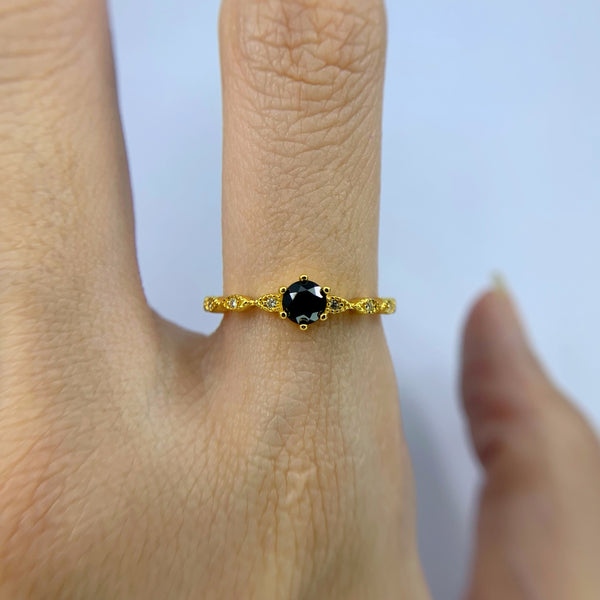 Julia Spinel Ring