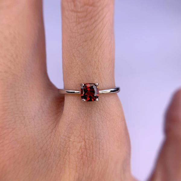 Metis Garnet Ring